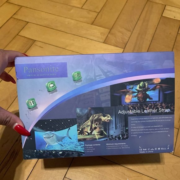 π HOST PICK πPansonite Virtual Reality Glasses - Picture 2 of 7
